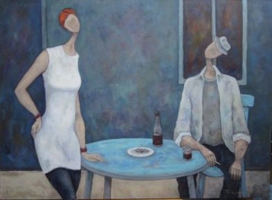 Wnętrze z niebieskim stolikiem